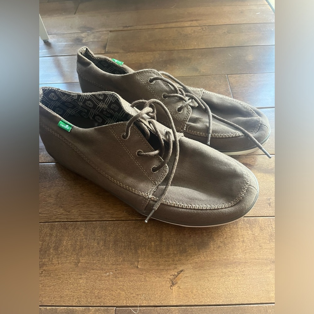 Sanuk Men’s Lace Up Shoe